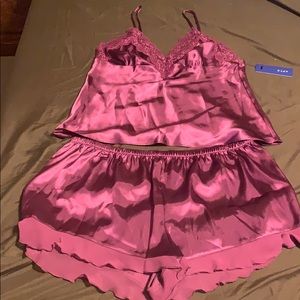 NWT GORGEOUS silky Burgundy sleepwear w/robe